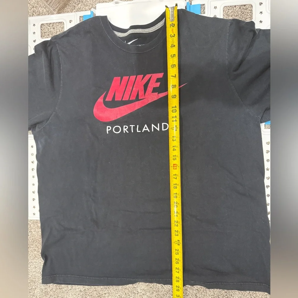 Nike Portland Graphic T-Shirt Mens 2XL Black Red Swoosh Logo Short Sleeve Tee‎
